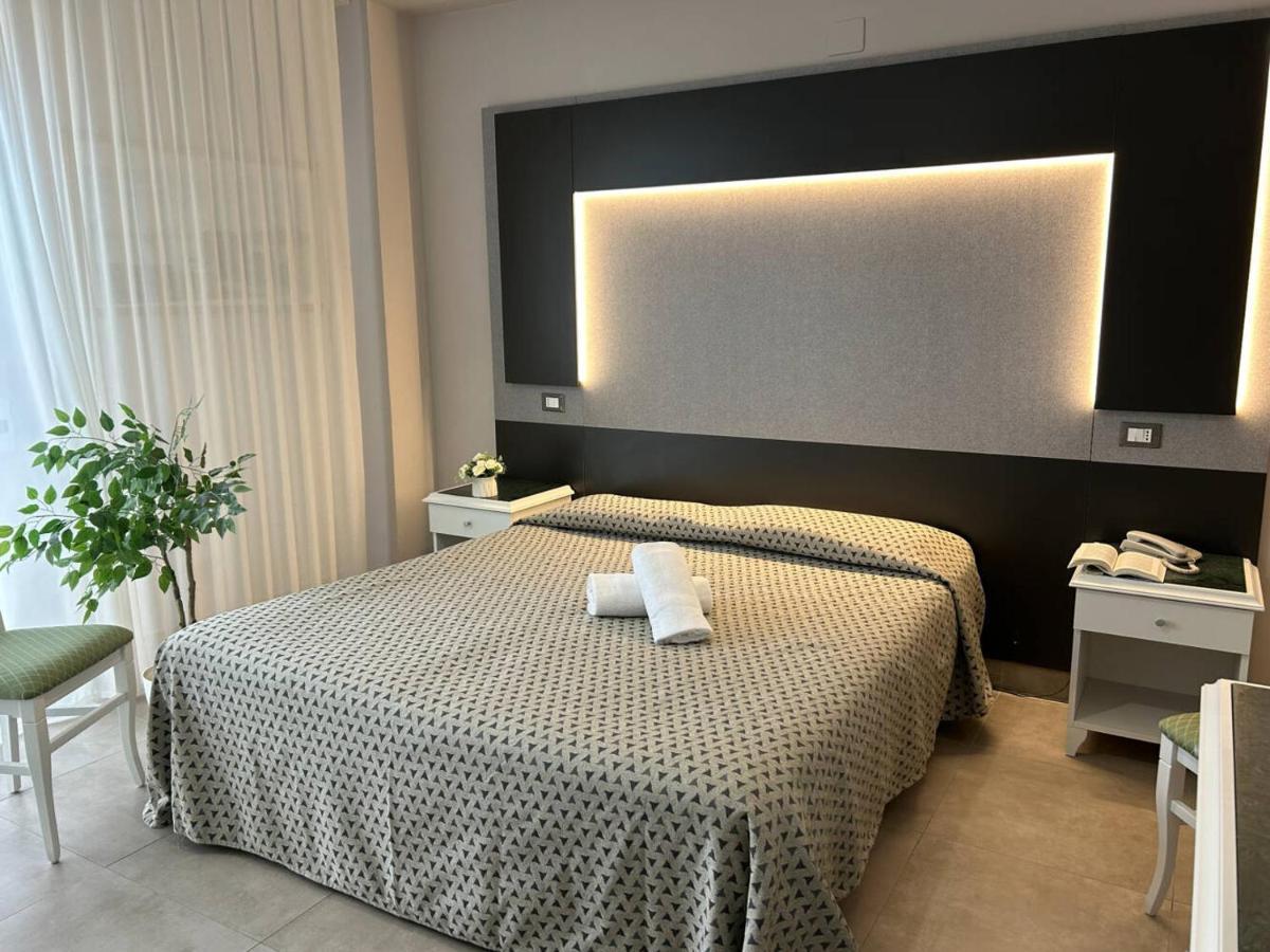 Grand Hotel Montesilvano Marina エクステリア 写真