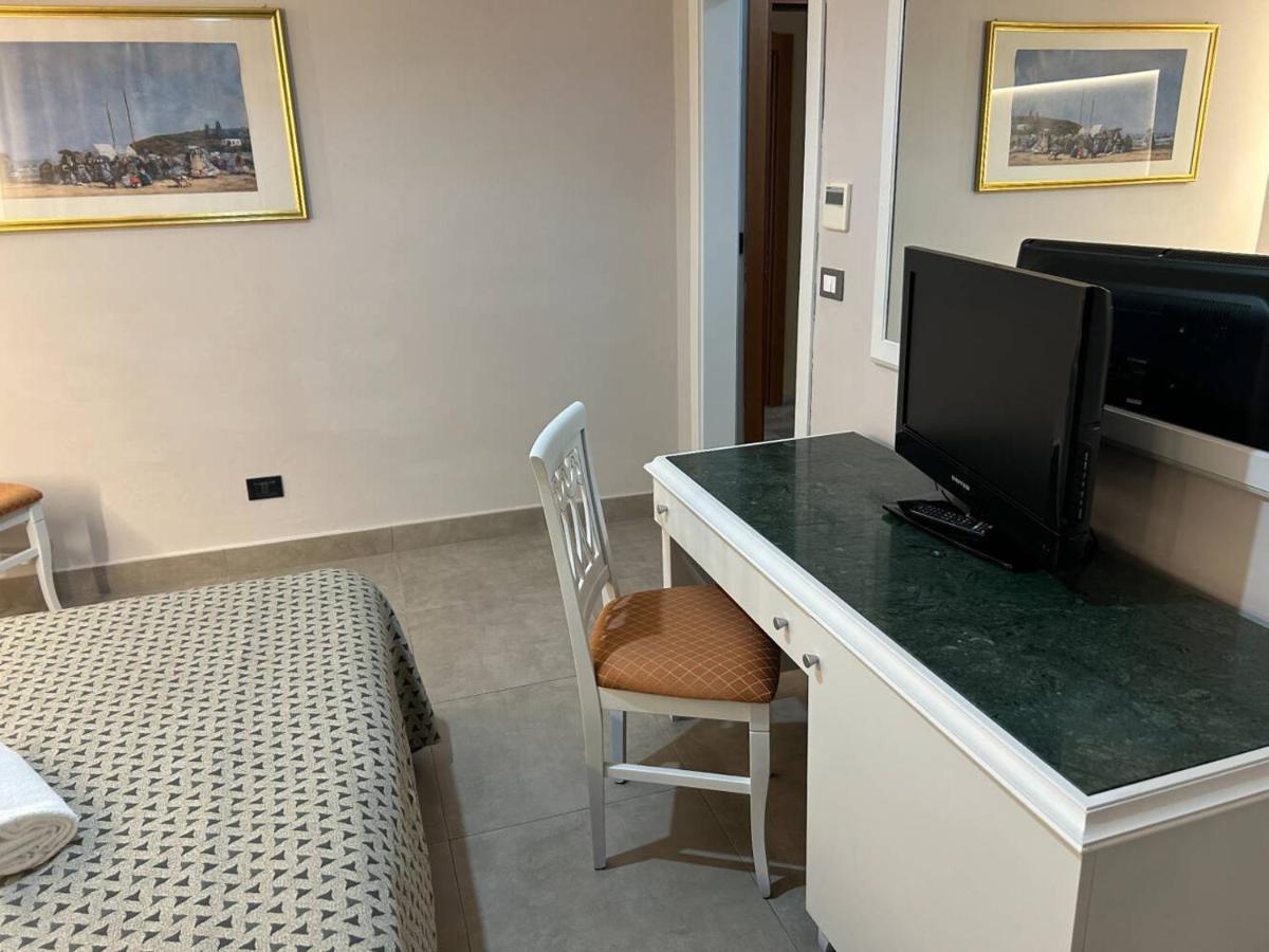Grand Hotel Montesilvano Marina エクステリア 写真