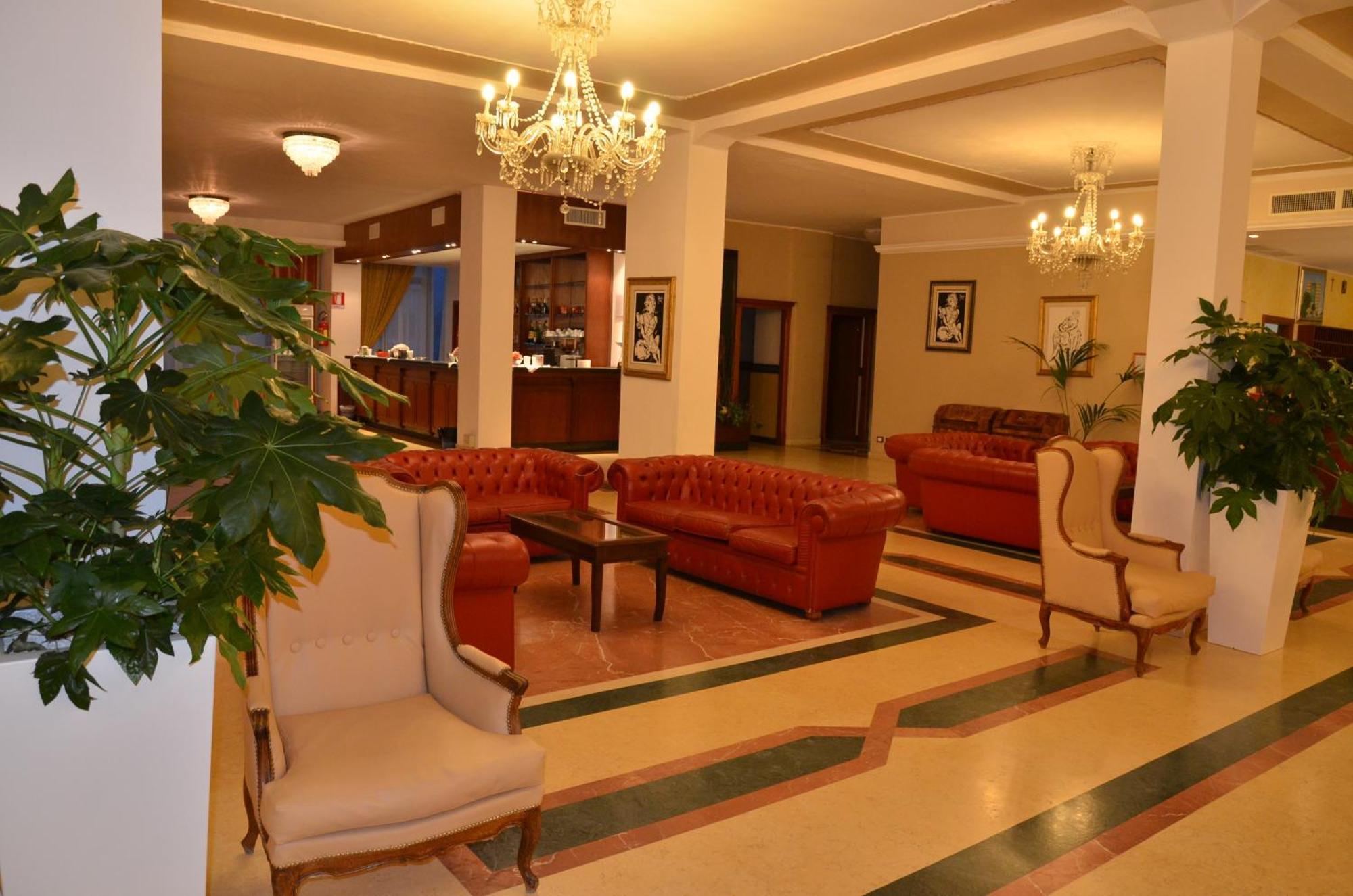 Grand Hotel Montesilvano Marina エクステリア 写真