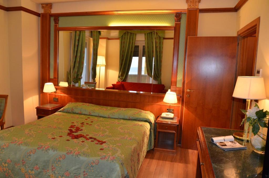 Grand Hotel Montesilvano Marina エクステリア 写真