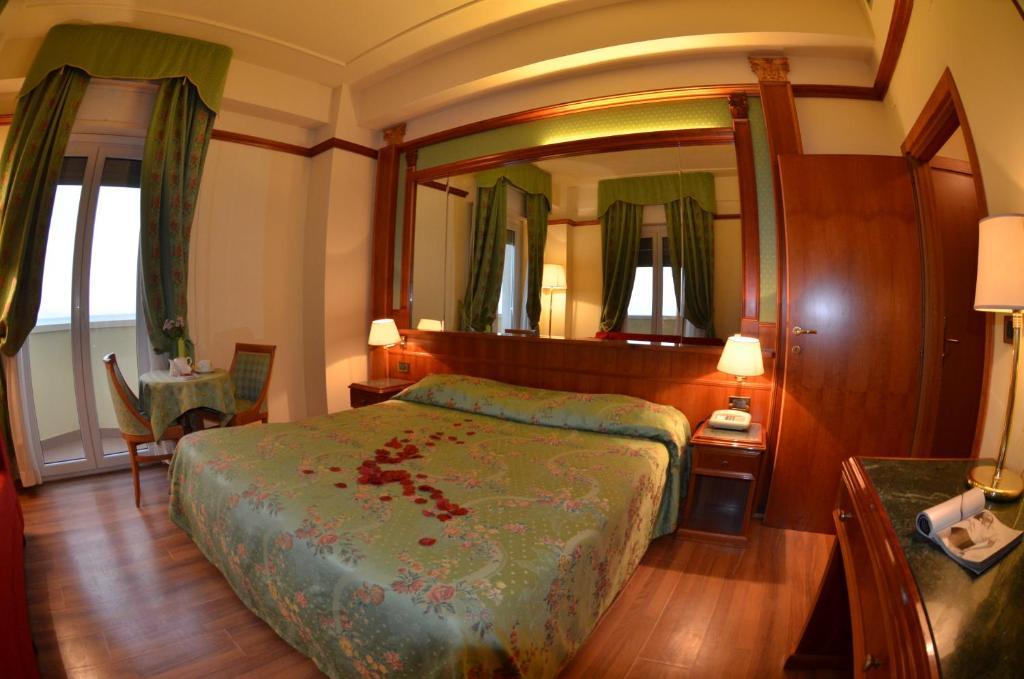 Grand Hotel Montesilvano Marina エクステリア 写真