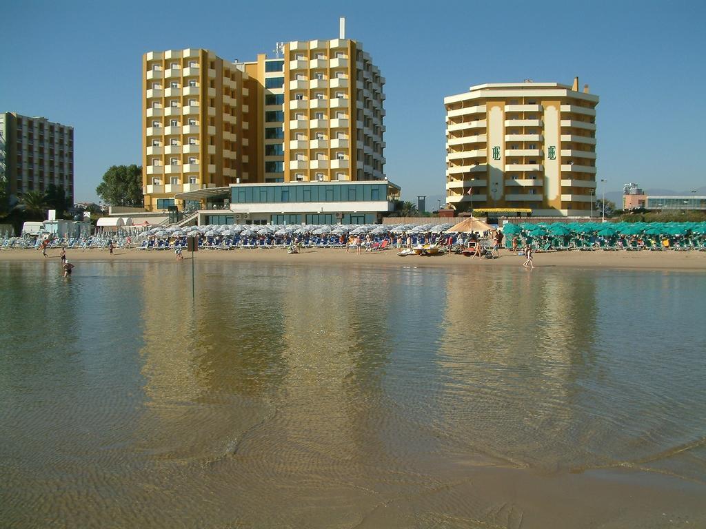 Grand Hotel Montesilvano Marina エクステリア 写真