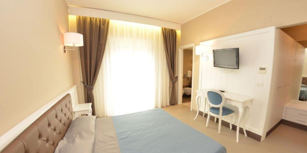 Grand Hotel Montesilvano Marina エクステリア 写真