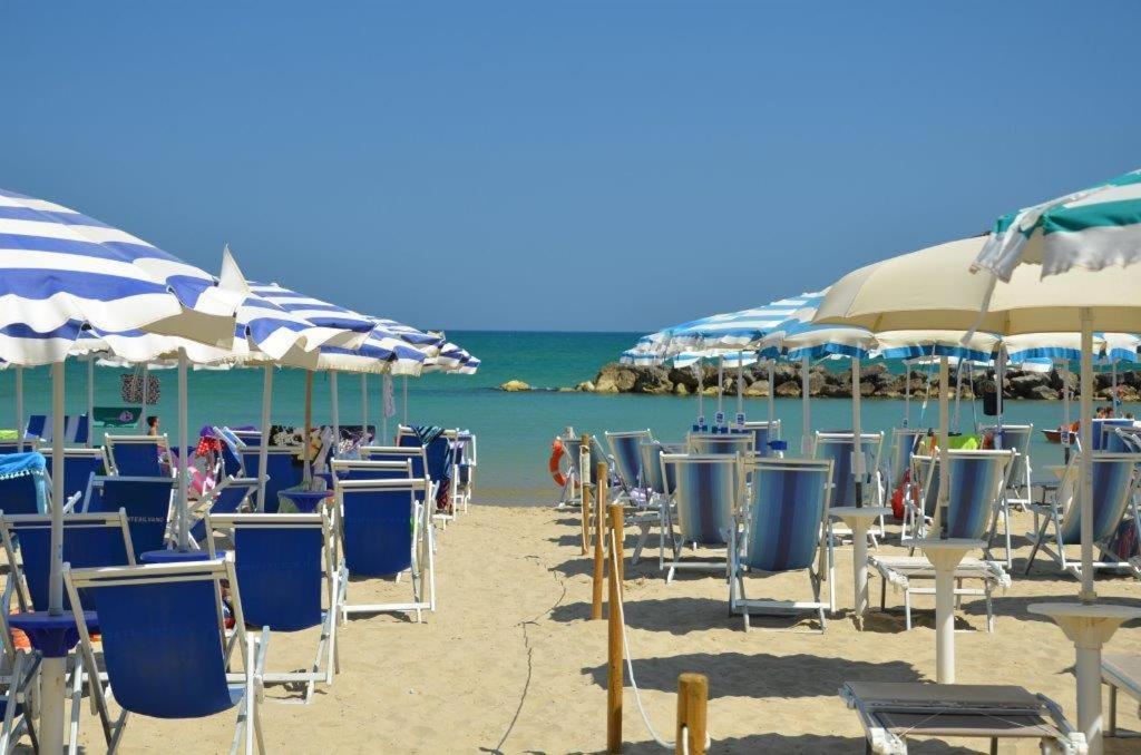Grand Hotel Montesilvano Marina エクステリア 写真
