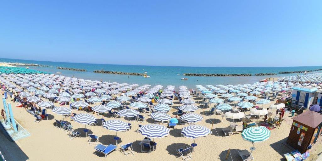 Grand Hotel Montesilvano Marina エクステリア 写真