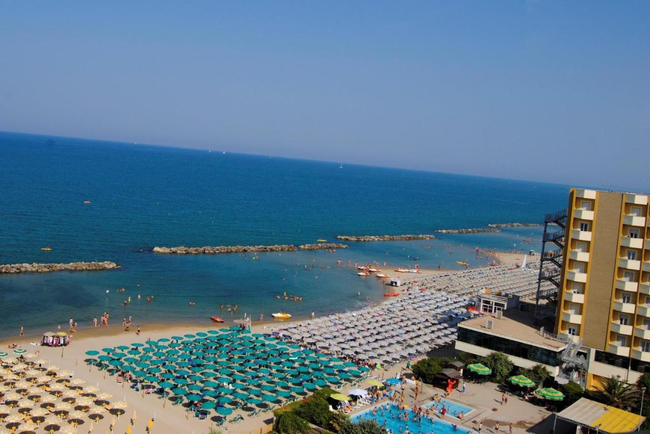 Grand Hotel Montesilvano Marina エクステリア 写真